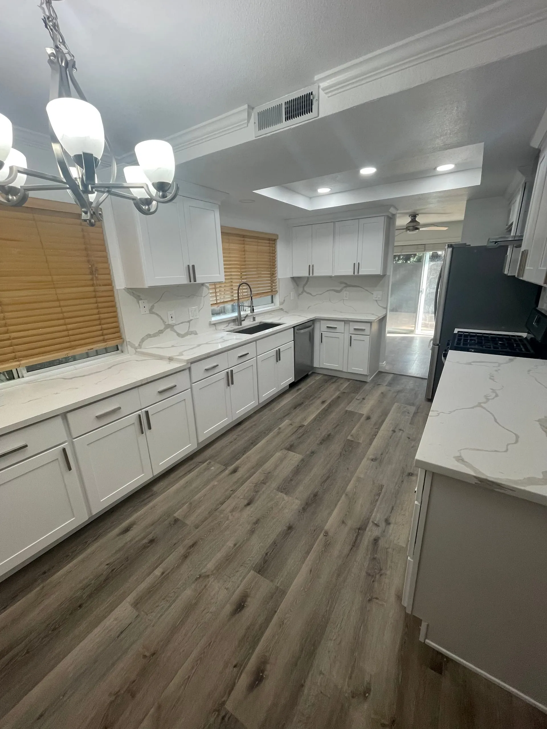 Kitchen lighting and backsplash